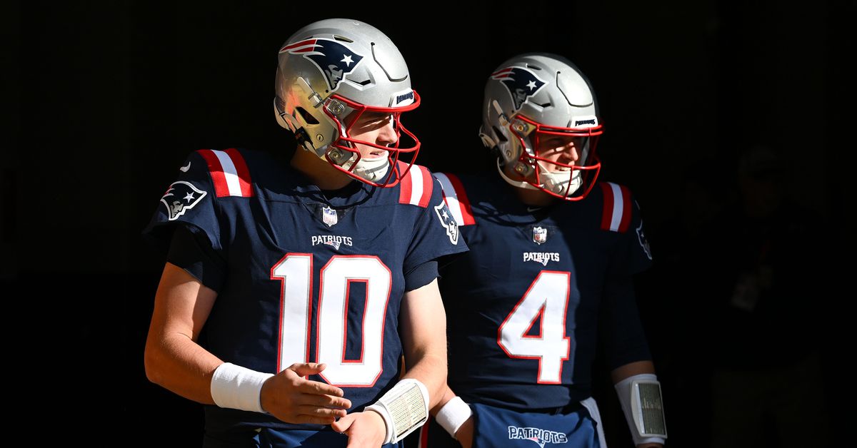 "Mac Jones benched after costly turnovers in Patriots' loss to Cowboys"