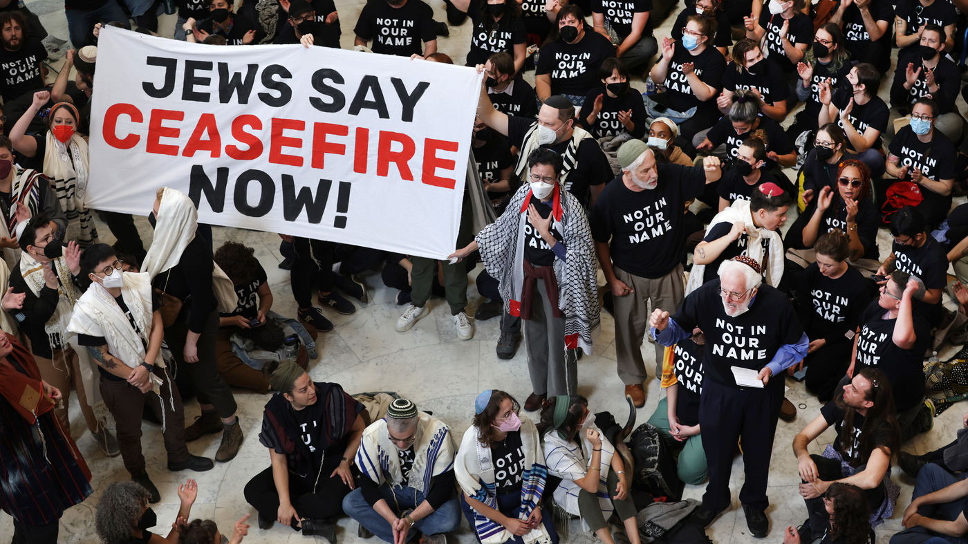 "Jewish Americans Advocate Cease-Fire in Israel-Hamas Conflict"