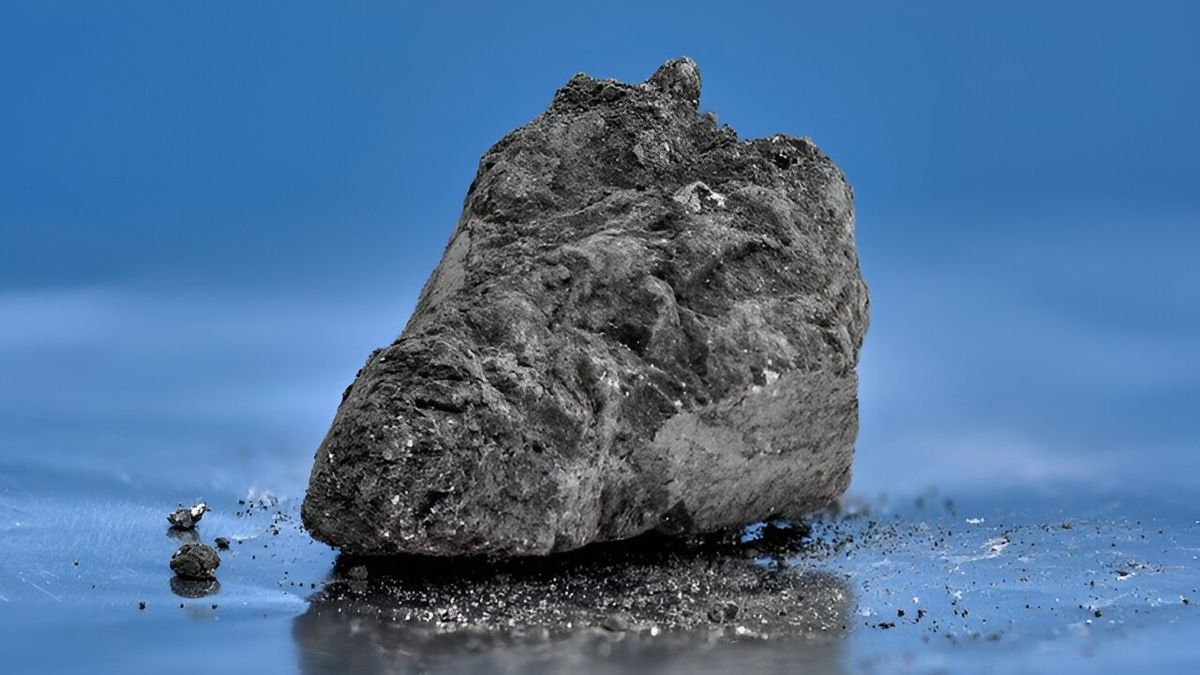 "Uncovering the Brutal Space Journey of the Winchcombe Meteorite"