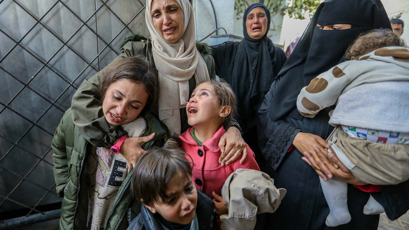 "Humanitarian Aid Airdrops Continue in Gaza Amid Cease-Fire Talks and Winter Storm"