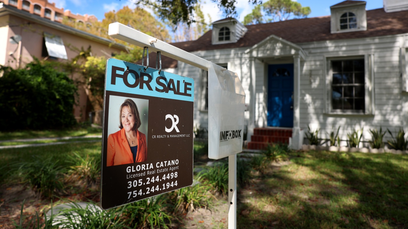 Featured image for Concerns Mount Over Trump's 50-Year Mortgage Plan and Its Long-Term Costs