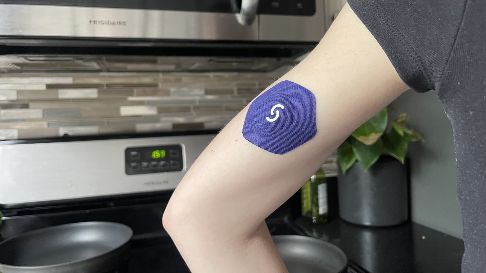 Featured image for "Revolutionizing Health: How Signos' Glucose Monitor Patch and AI are Changing the Game"