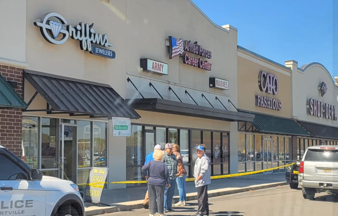 Birmingham Standoff Ends with Arrests in Jewelry Store Robbery