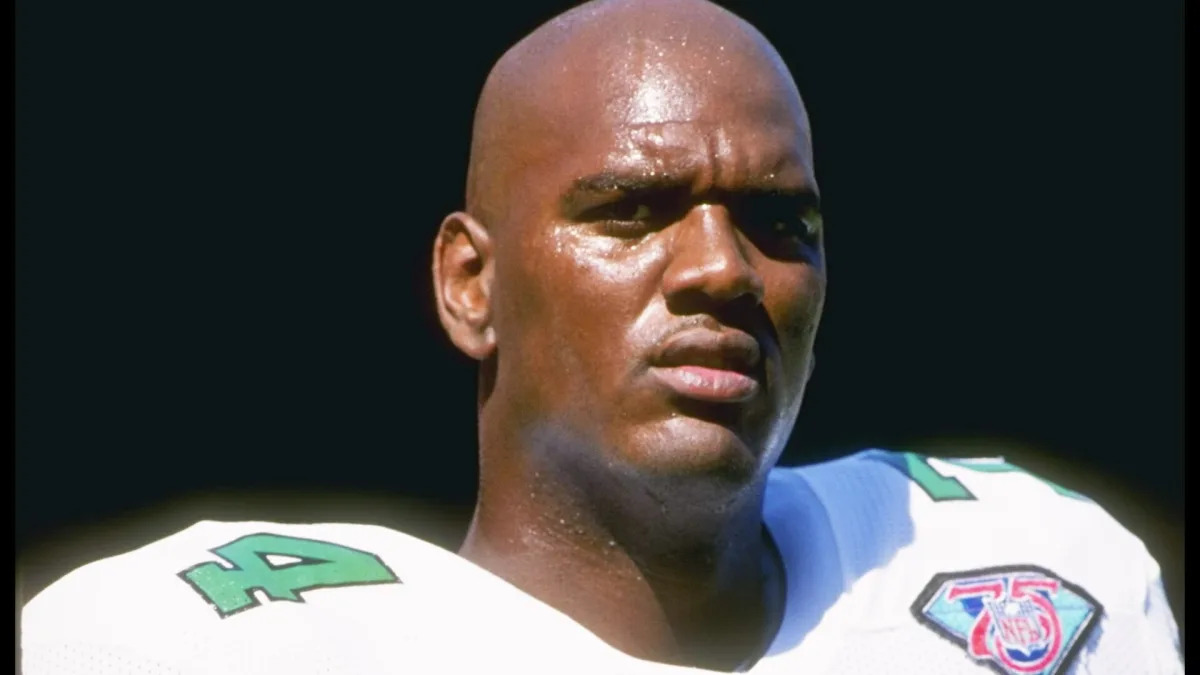 Featured image for Bernard Williams Shocked by Eagles' Decision to Cut Him at 51