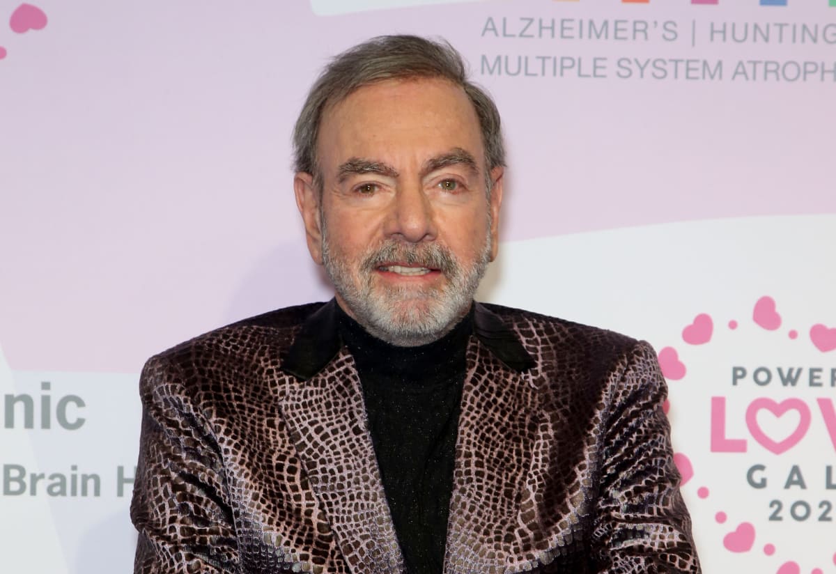 Neil Diamond's Emotional Journey with Parkinson's Diagnosis.