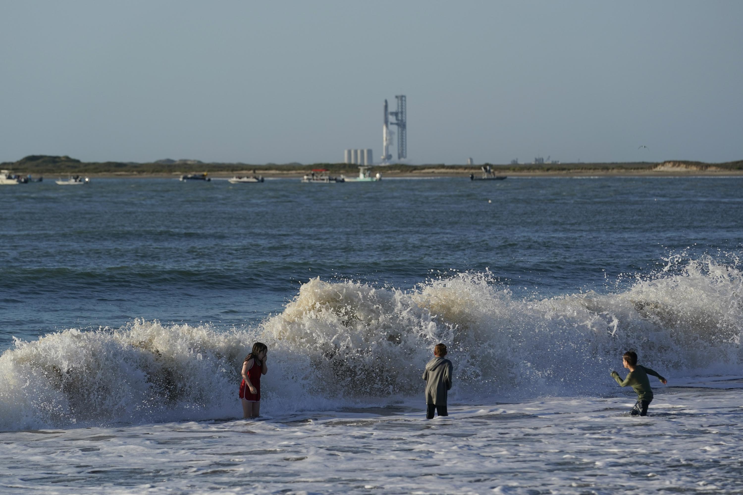 SpaceX Scraps First Launch of Giant Rocket in Texas.
