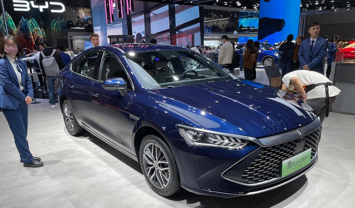 "BYD Set to Unveil Affordable NEVs, Escalating Battle Against ICE Cars"