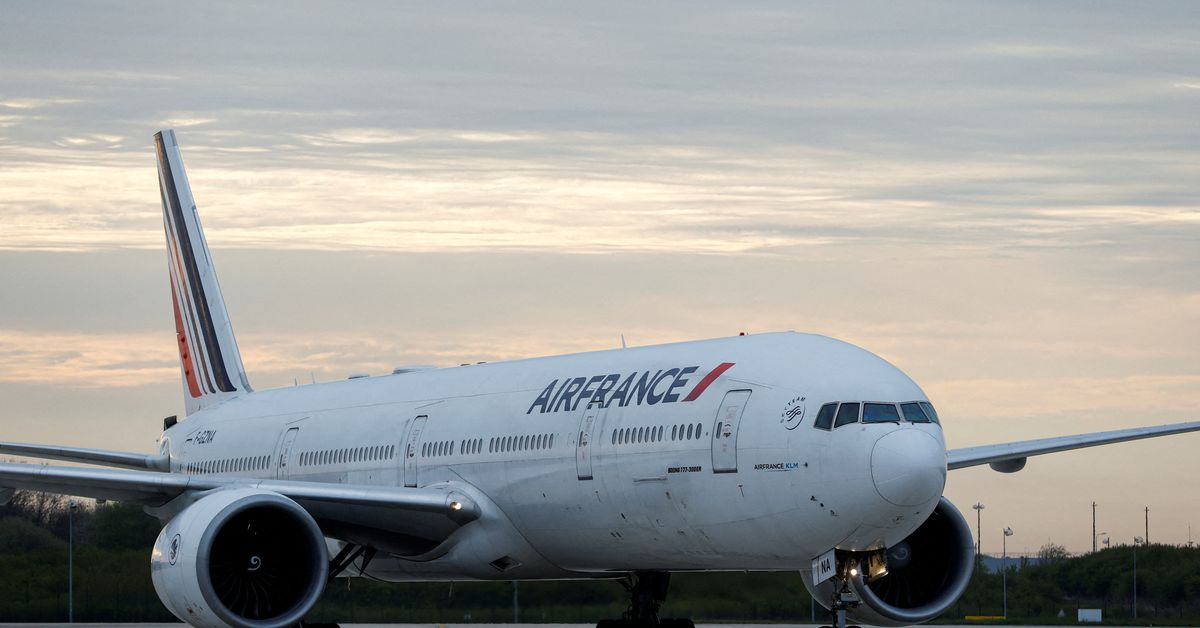 Featured image for Niger's Airspace Closure Forces Carriers to Extend Africa Flights and Implement Suspensions