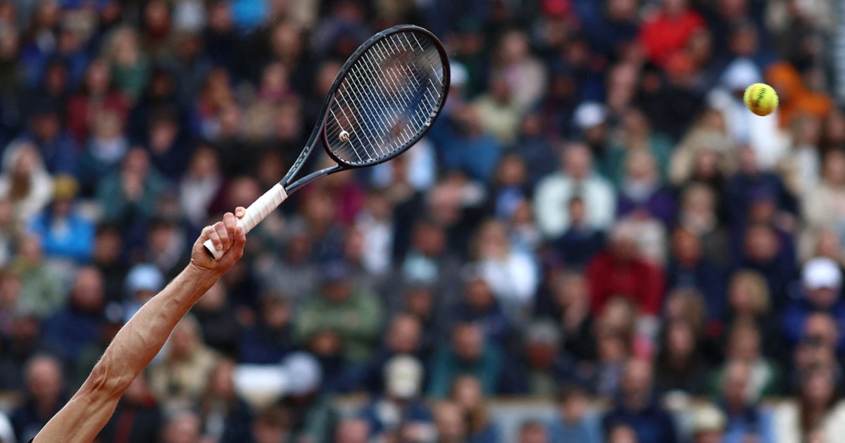 Featured image for French Open Bans Alcohol in Stands After Fan Misconduct