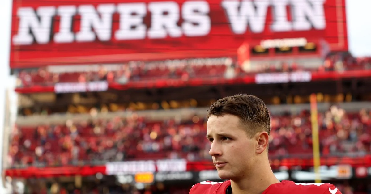 "49ers and Cowboys Battle for Top Seed in NFC Playoff Picture"