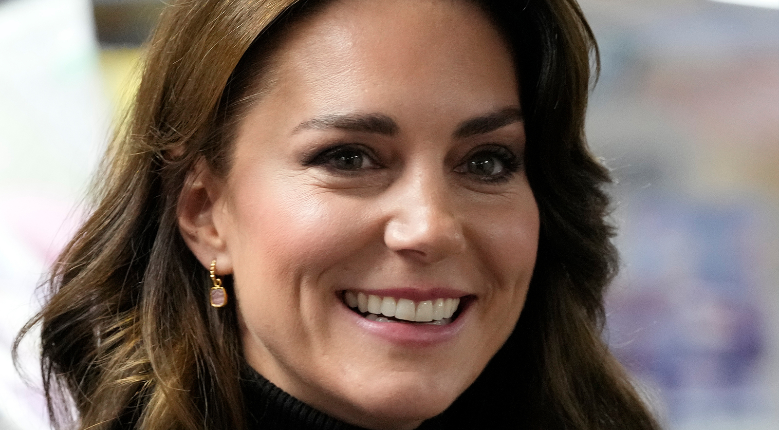 Featured image for "Kate Middleton's New Portrait Sparks Online Debate"