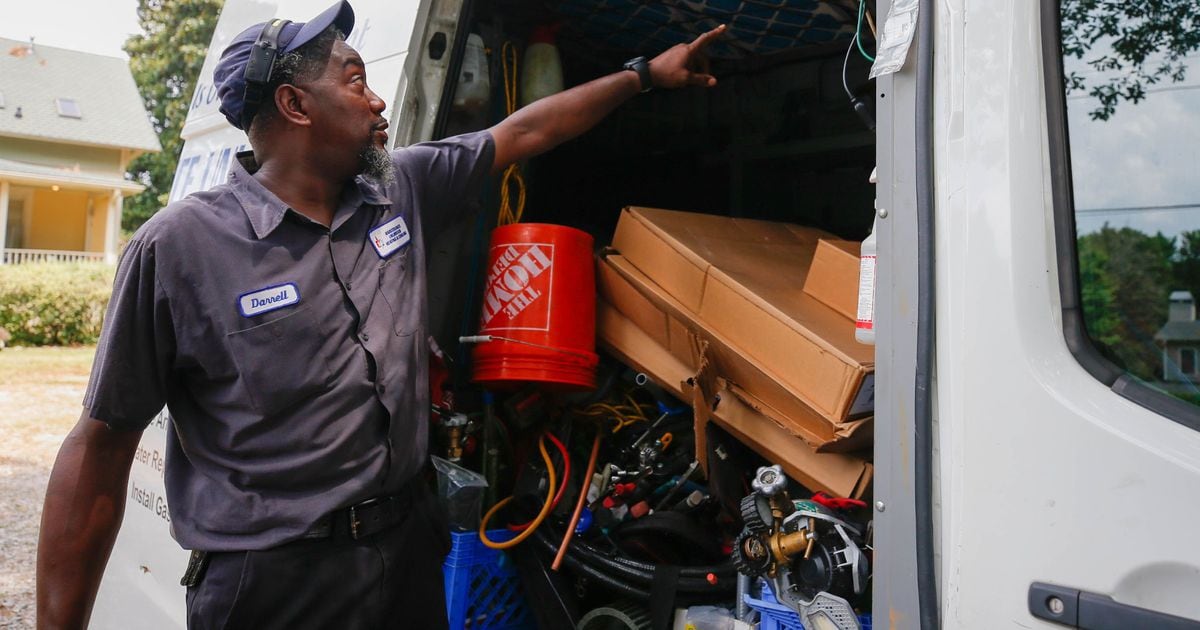 Surviving the Heat: Challenges and Solutions for AC Technicians
