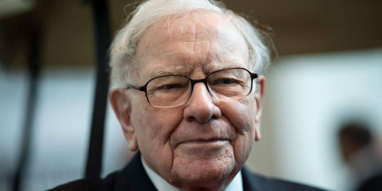 Featured image for Berkshire Hathaway Increases Occidental Stake to Nearly 25% with Warren Buffett's Continued Buying Spree