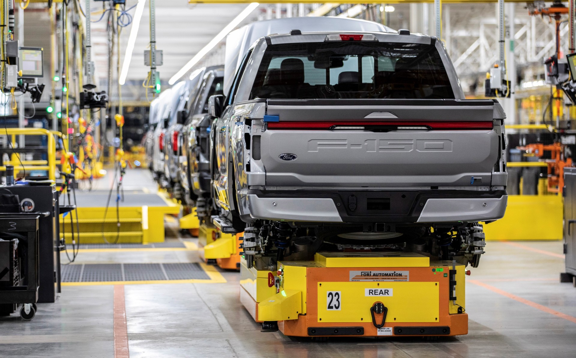 "Ford Slashes F-150 Lightning Production to Prioritize Gas Vehicles"