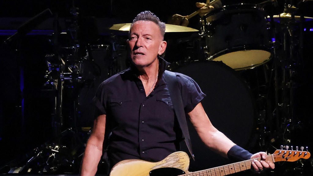 Featured image for Bruce Springsteen Postpones Tour Dates Due to Vocal Issues