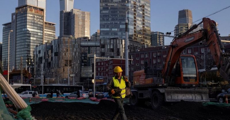 China's Economic Outlook in 2024: Debt, Deflation, and Regrets