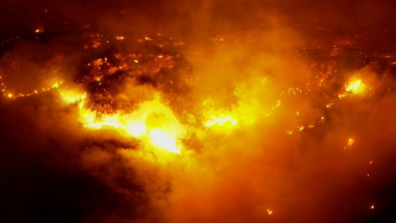 Featured image for Malibu's Franklin Fire Triggers Evacuations and Shelter Orders at Pepperdine