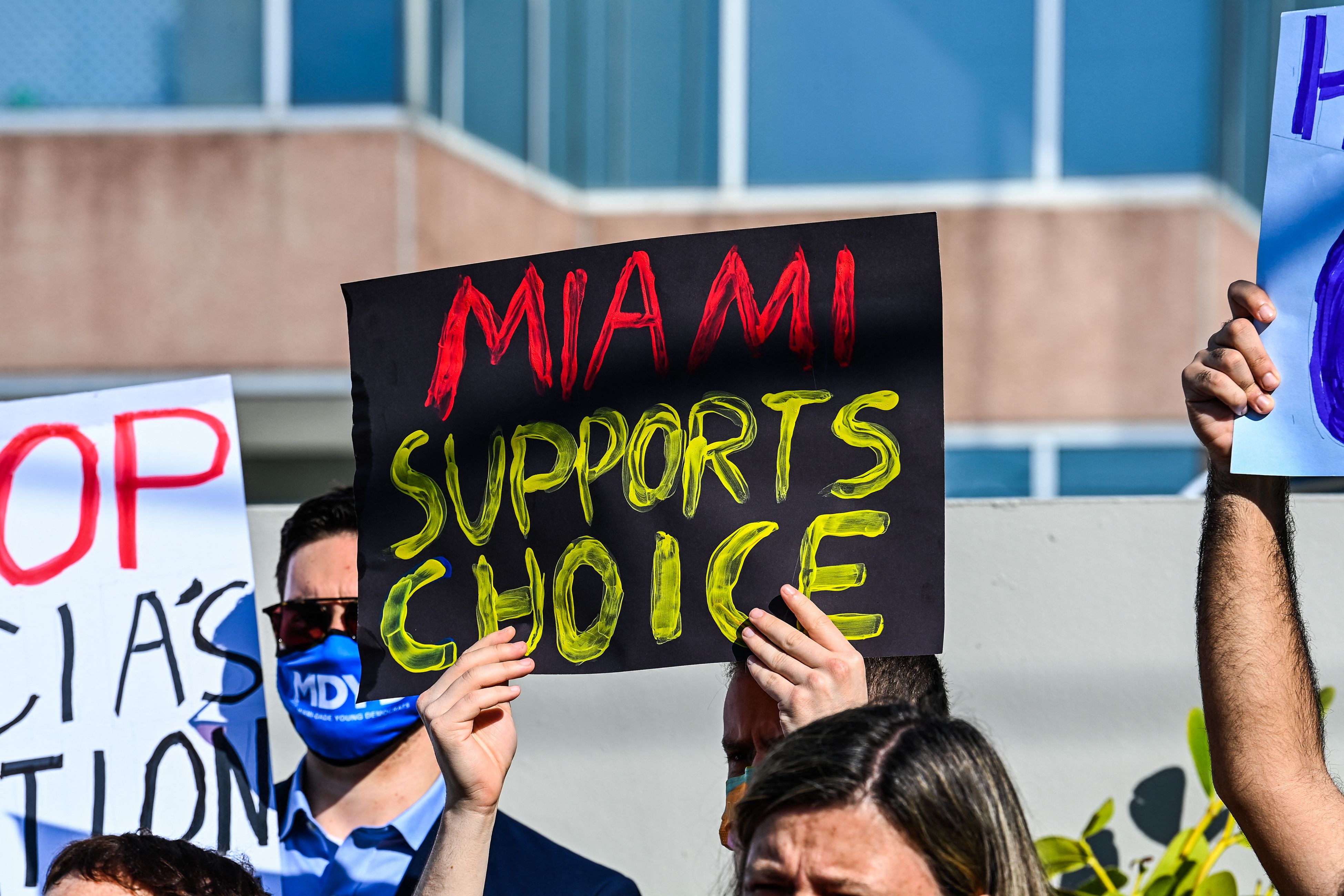 "Democrats' Dominance in Suburbs and Abortion Rights Initiatives: A Glimpse into 2024"