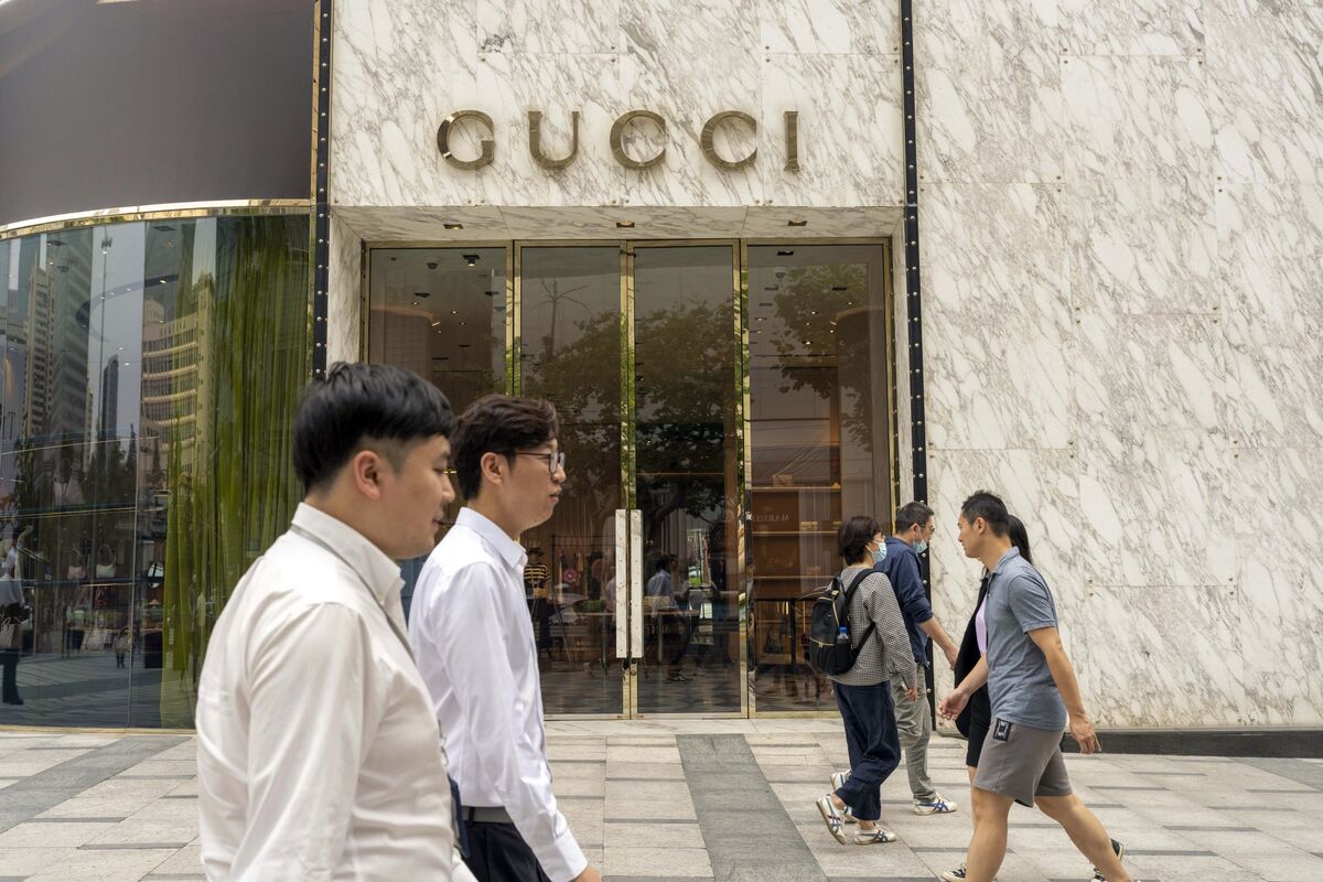 Featured image for Kering's Stock Plunges 14% on Gucci Sales Warning