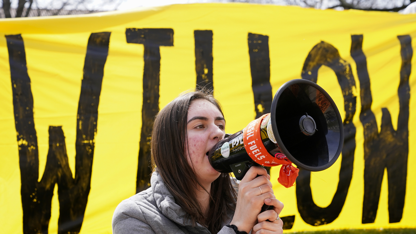 Featured image for Alaska's Willow oil project gets green light despite climate concerns
