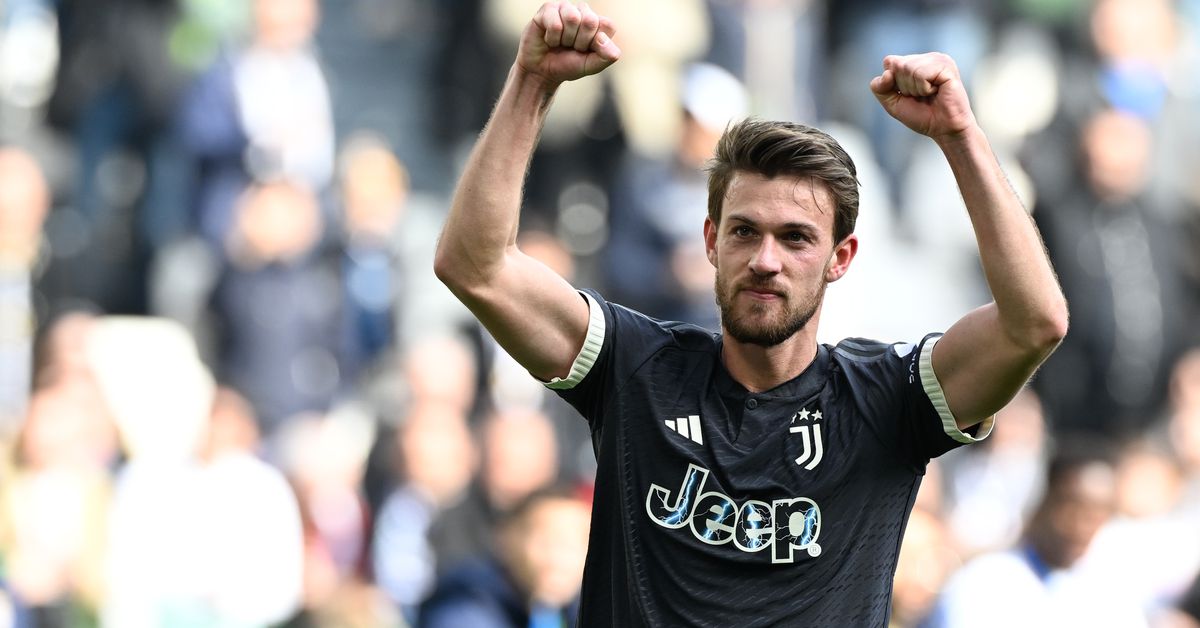 Featured image for "Late Drama: Juventus Edge Frosinone with Last-Gasp Winner and McKennie Injury"