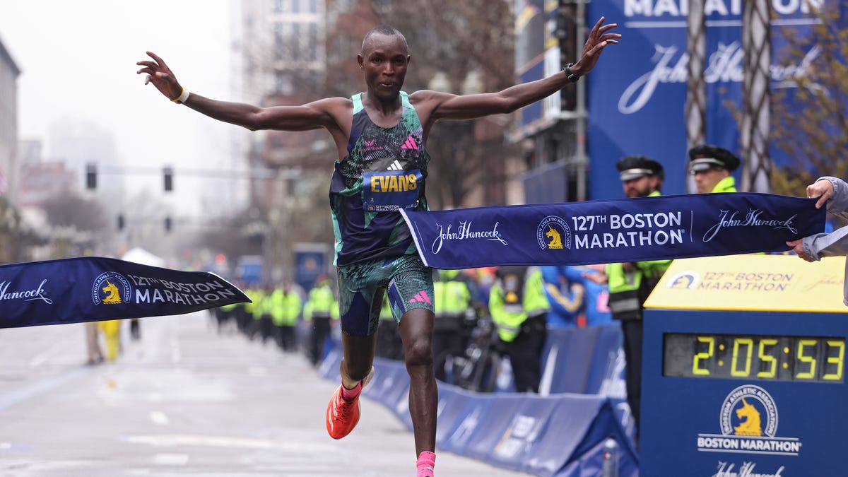 Featured image for Chebet and Obiri dominate Boston Marathon 2023.