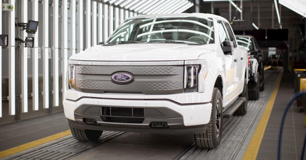 Featured image for Ford Halts 2024 F-150 Lightning Shipments Due to Quality Checks