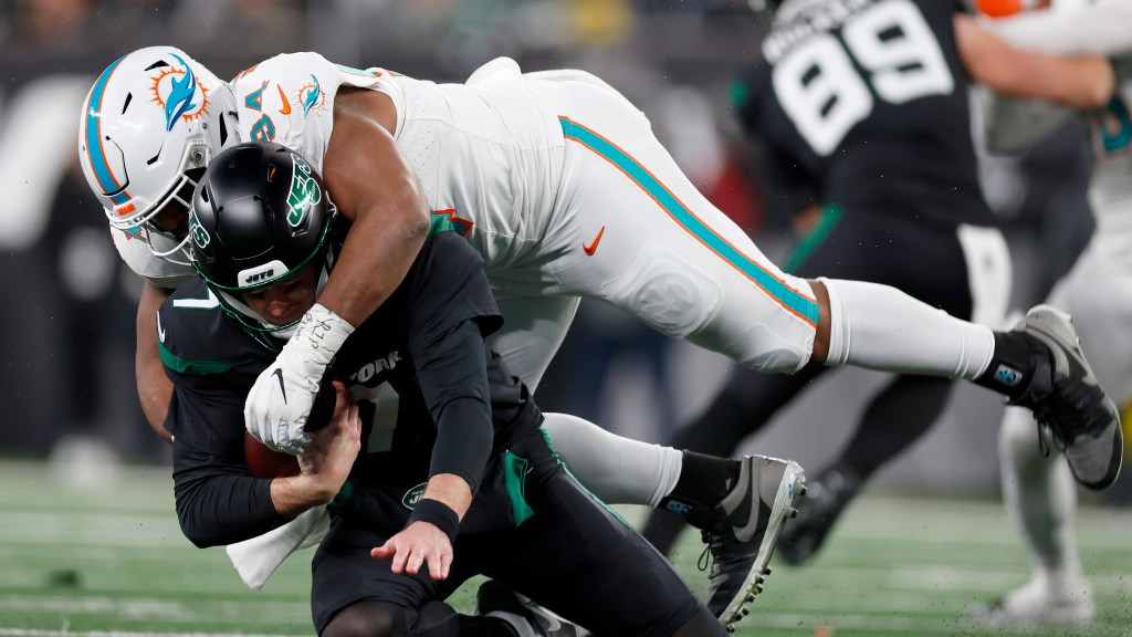 "Key Updates for Dolphins vs. Jets: Injuries, Expectations, and Wilson's Progress"