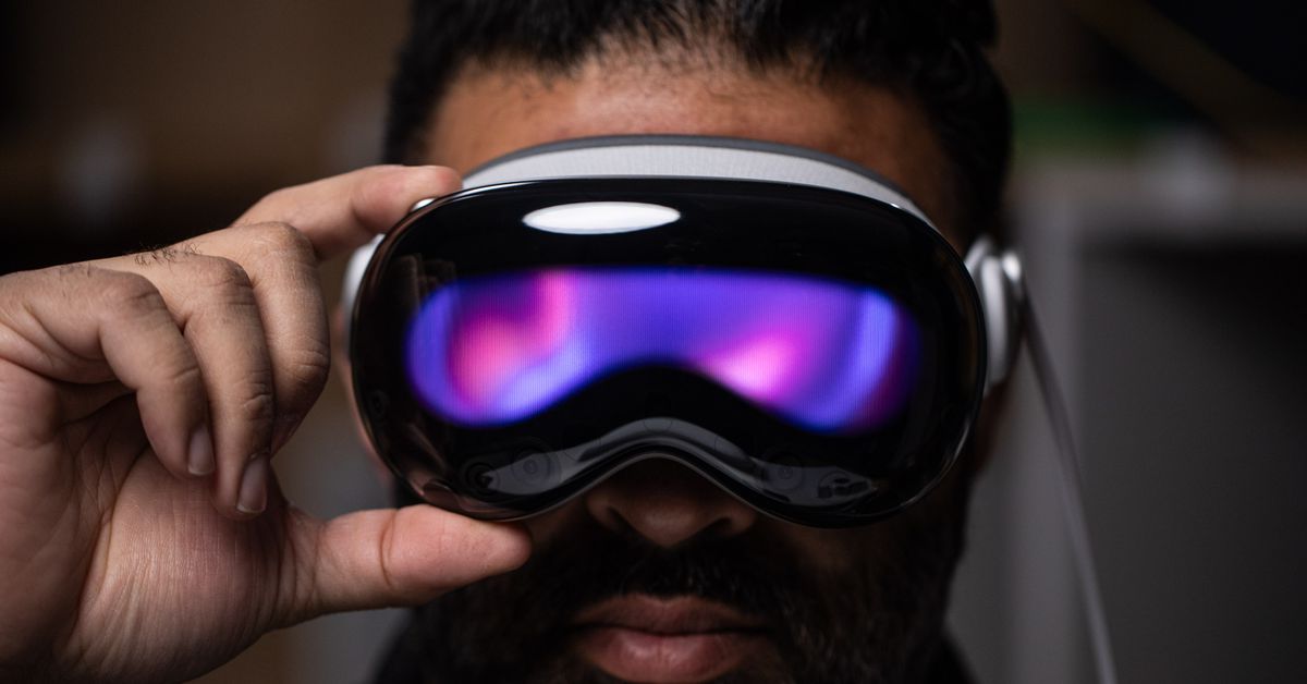 Featured image for "Unveiling Apple's Vision Pro: Reviews, Features, and Killer App"