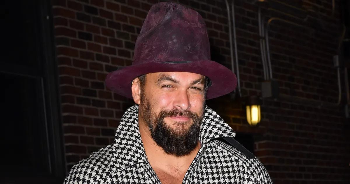 Featured image for Jason Momoa Unrecognizable After Shaving His Iconic Beard for 'Dune 3'