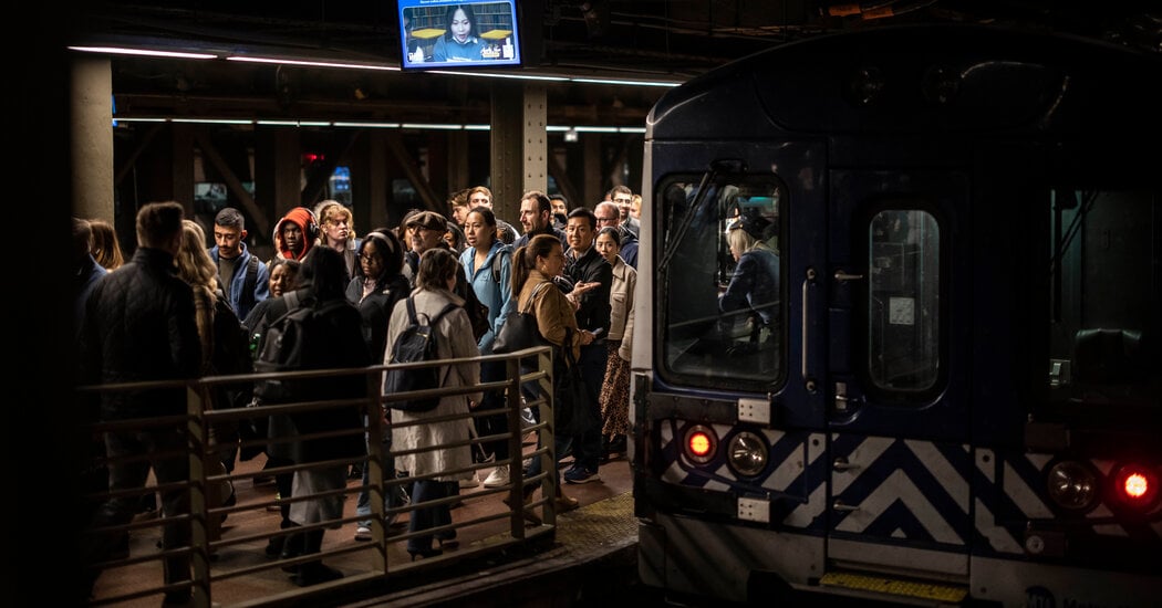 Featured image for Amtrak to Resume NYC-New Haven Service After Fire-Induced Suspension