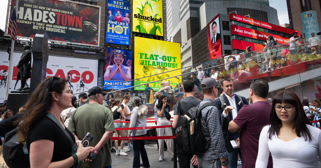 Tony Awards Make Last-Ditch Effort to End Writer's Strike.