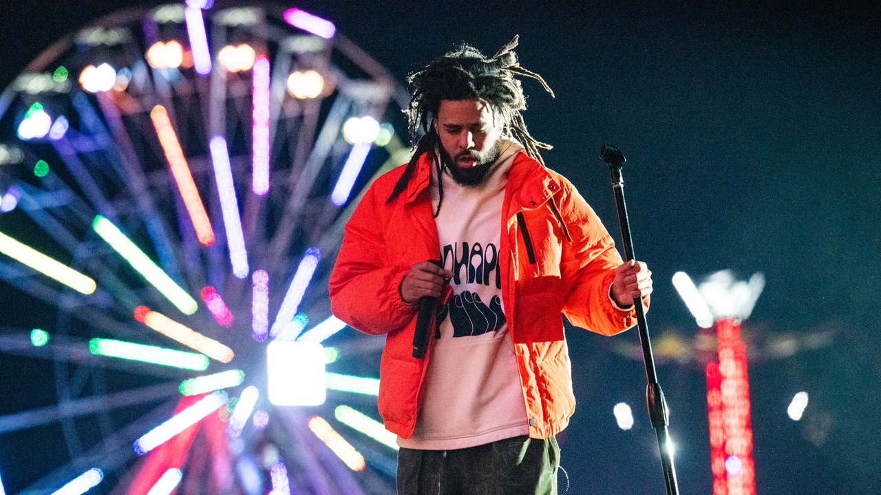 "J. Cole Fires Back at Kendrick Lamar in Surprise Album 'Might Delete Later'"