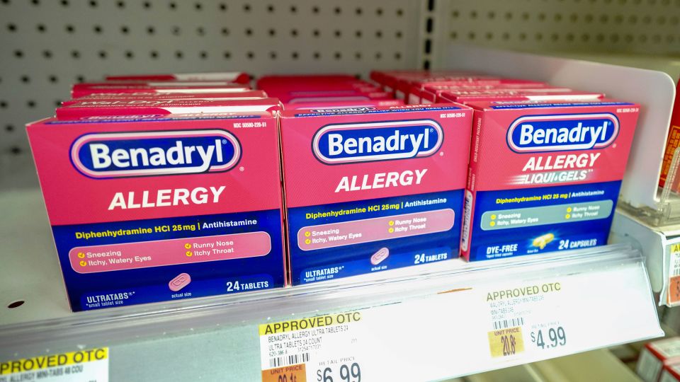 Featured image for Experts Warn Risks of Common Allergy Medications May Outweigh Benefits