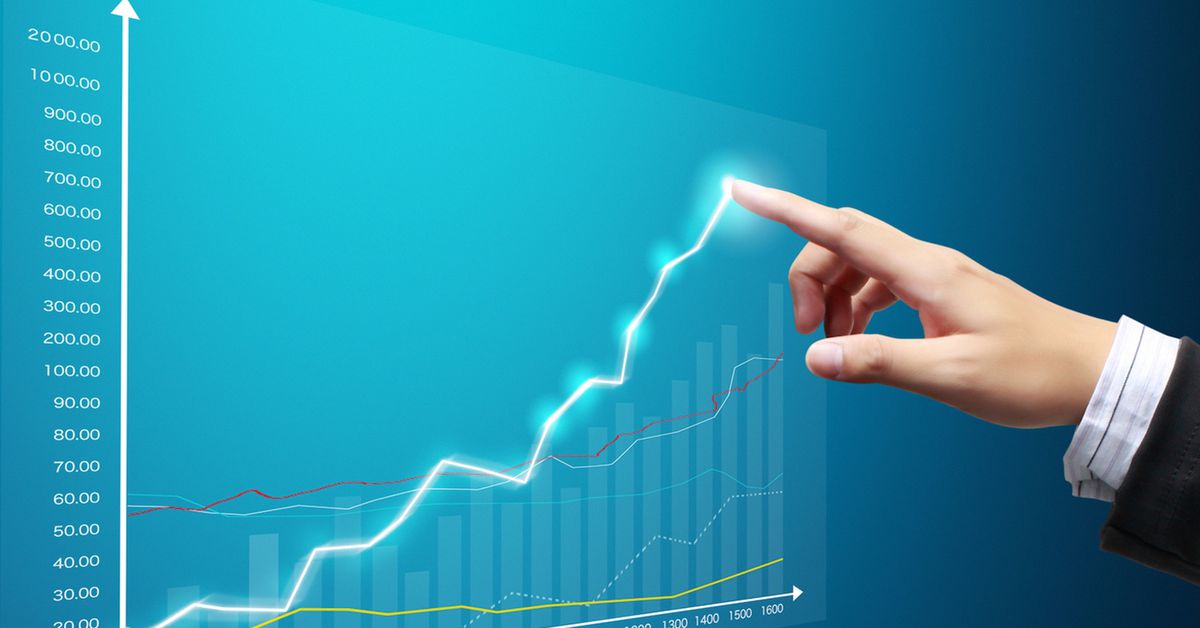 Featured image for Bitcoin Maintains $70K as Traders Brush Off ETF Inflows Decline