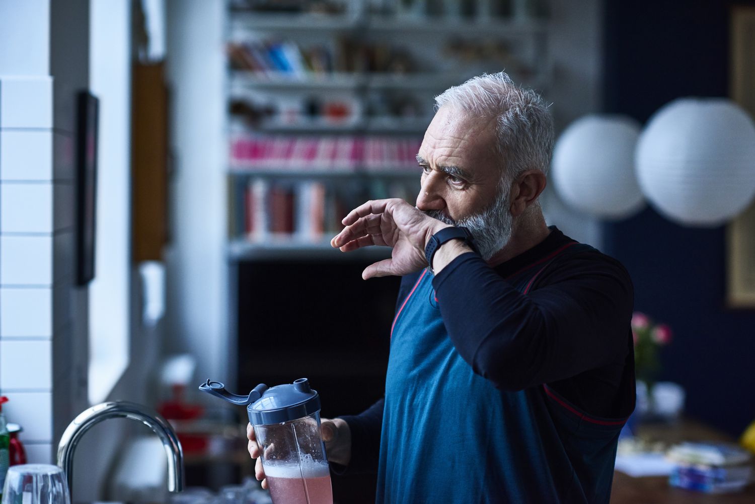 "Balancing Protein Intake: Signs of Overconsumption and Optimal Daily Amount"