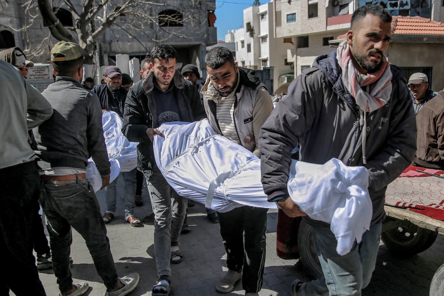 "Israel-Gaza Conflict: 104 Dead in Humanitarian Aid Stampede"