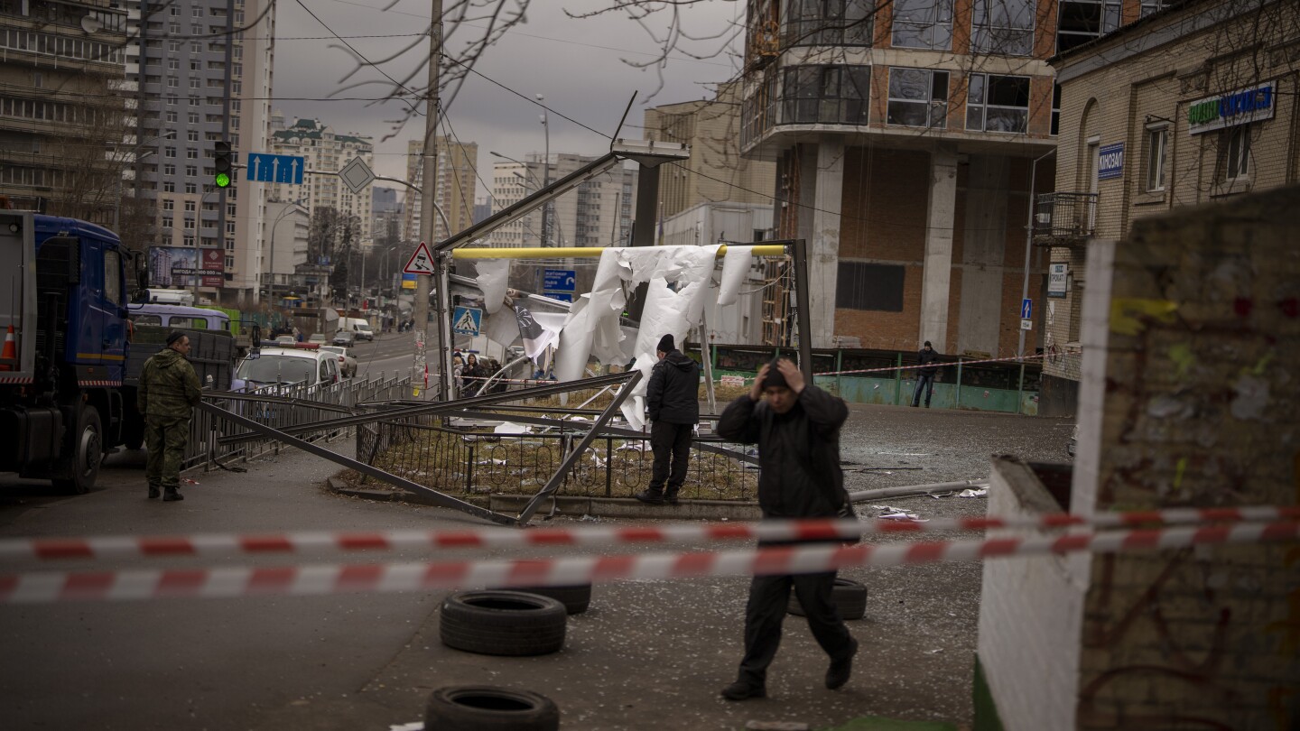 Unraveling the Fog: Mis- and Disinformation in Russia's War with Ukraine