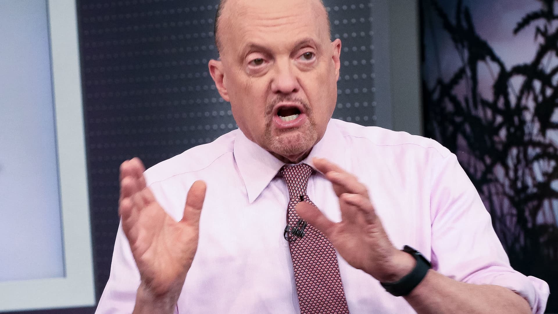 Crypto's Legal Woes and Investor Risks Highlighted by Industry Experts