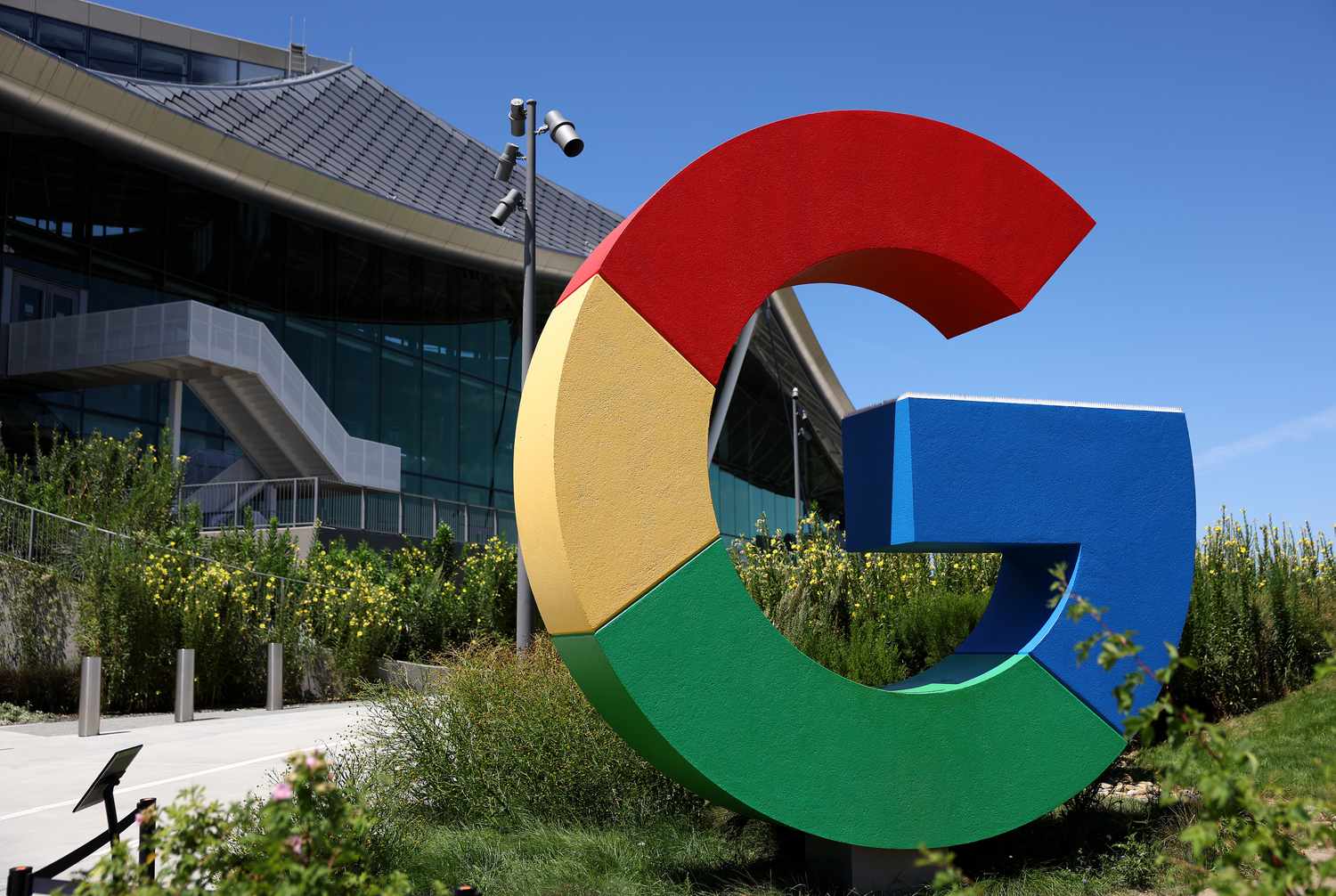 Alphabet's Stock Reaches New Heights Amidst Unprecedented Growth