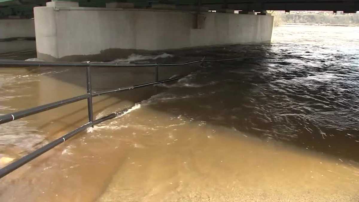 Featured image for Mississippi River Flooding Causes Road Closures and Record Highs