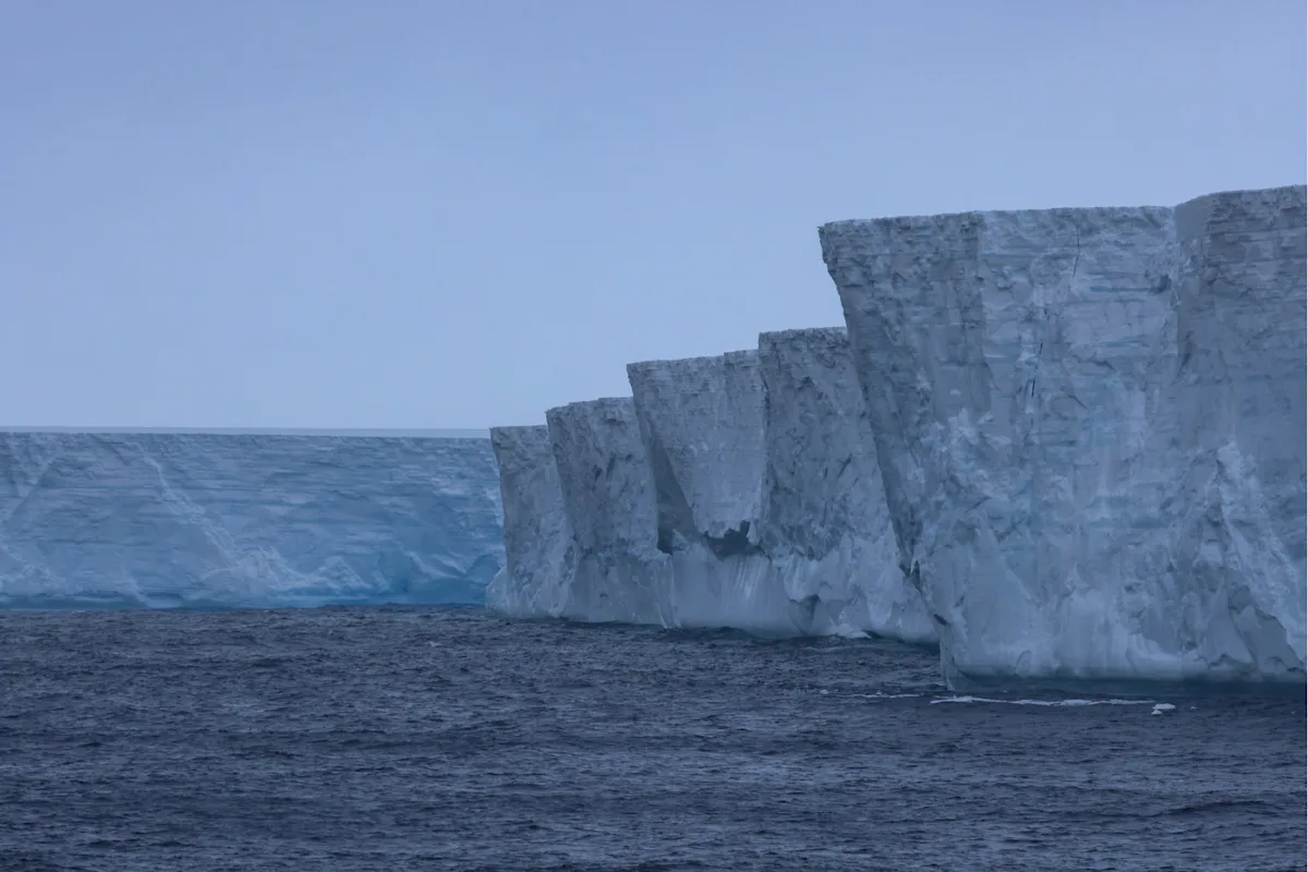 Featured image for Researchers uncover alarming changes in massive ice shelf
