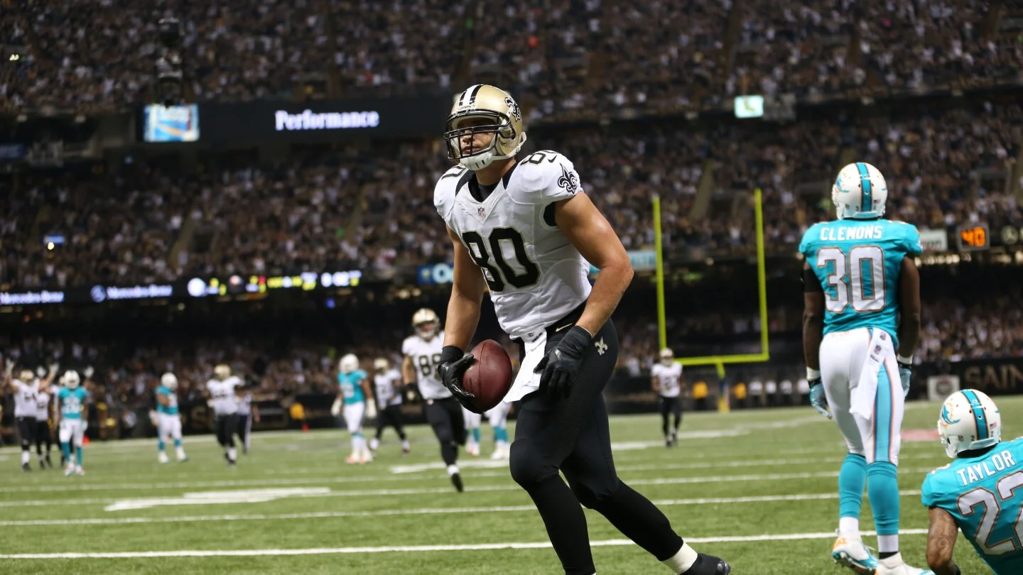 "Saints Reunite with Pro Bowl TE Jimmy Graham to Boost Offense"