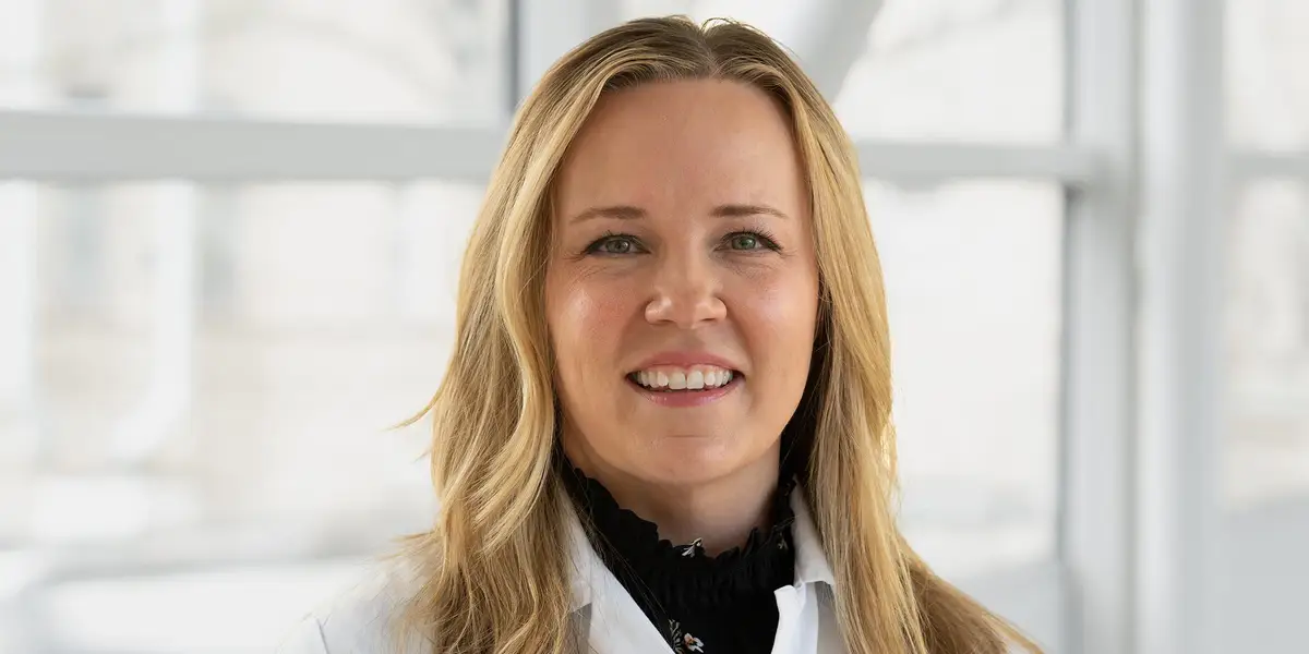 Featured image for Powerlifting Doctor Reveals Top Exercises and Rest Strategies for Muscle Growth and Longevity