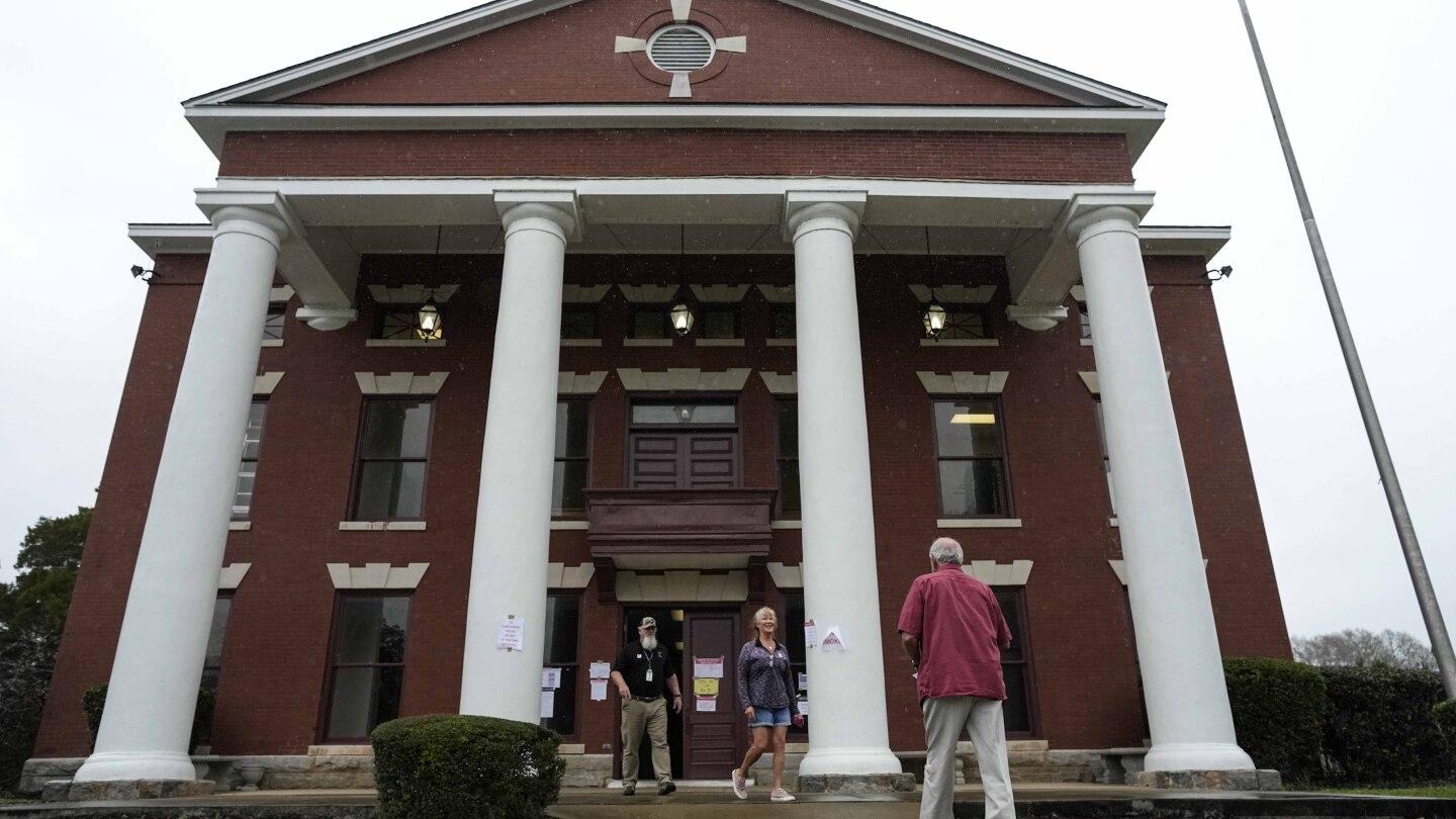 Featured image for "Redistricting Errors Impact Alabama Voters' Political Engagement"