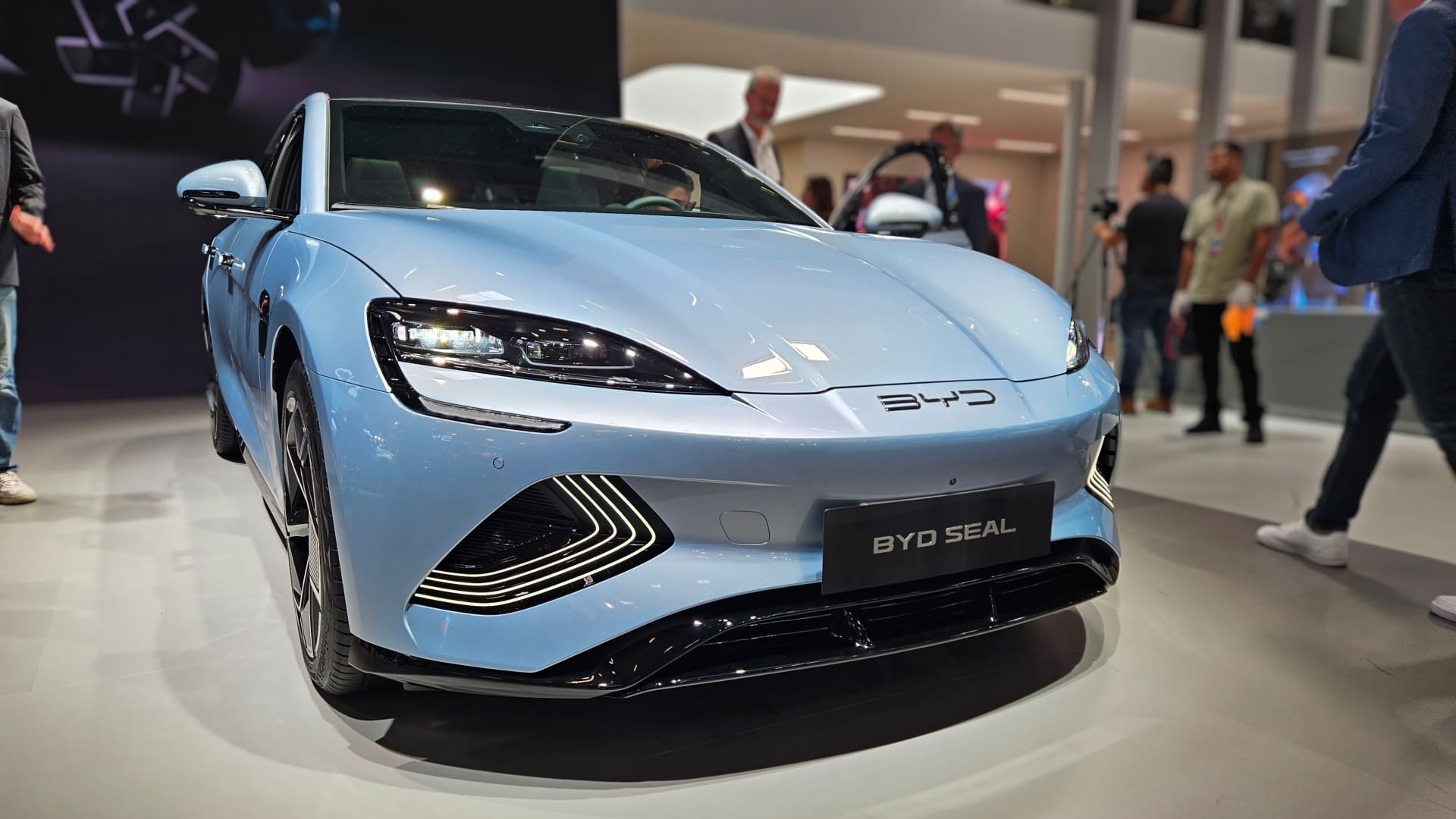 "BYD Surpasses Tesla with Record 3 Million EV and Hybrid Sales in 2023"