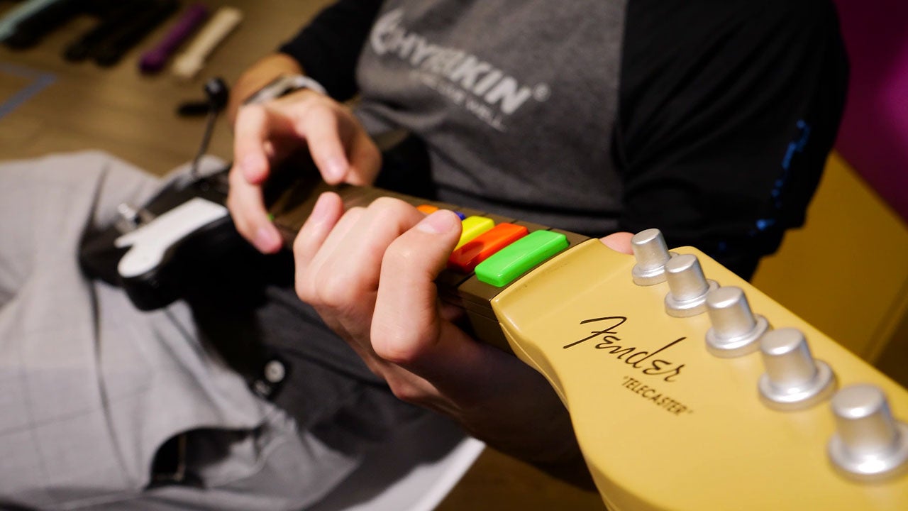 Featured image for Hyperkin Unveils Modular Guitar Controller and Drakong Telecaster Edition