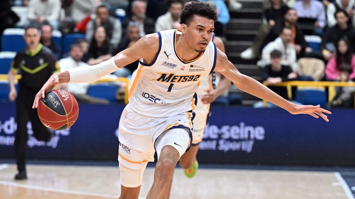 Featured image for Over 240 players, including Larsson and Wembanyama, declare for 2023 NBA Draft.