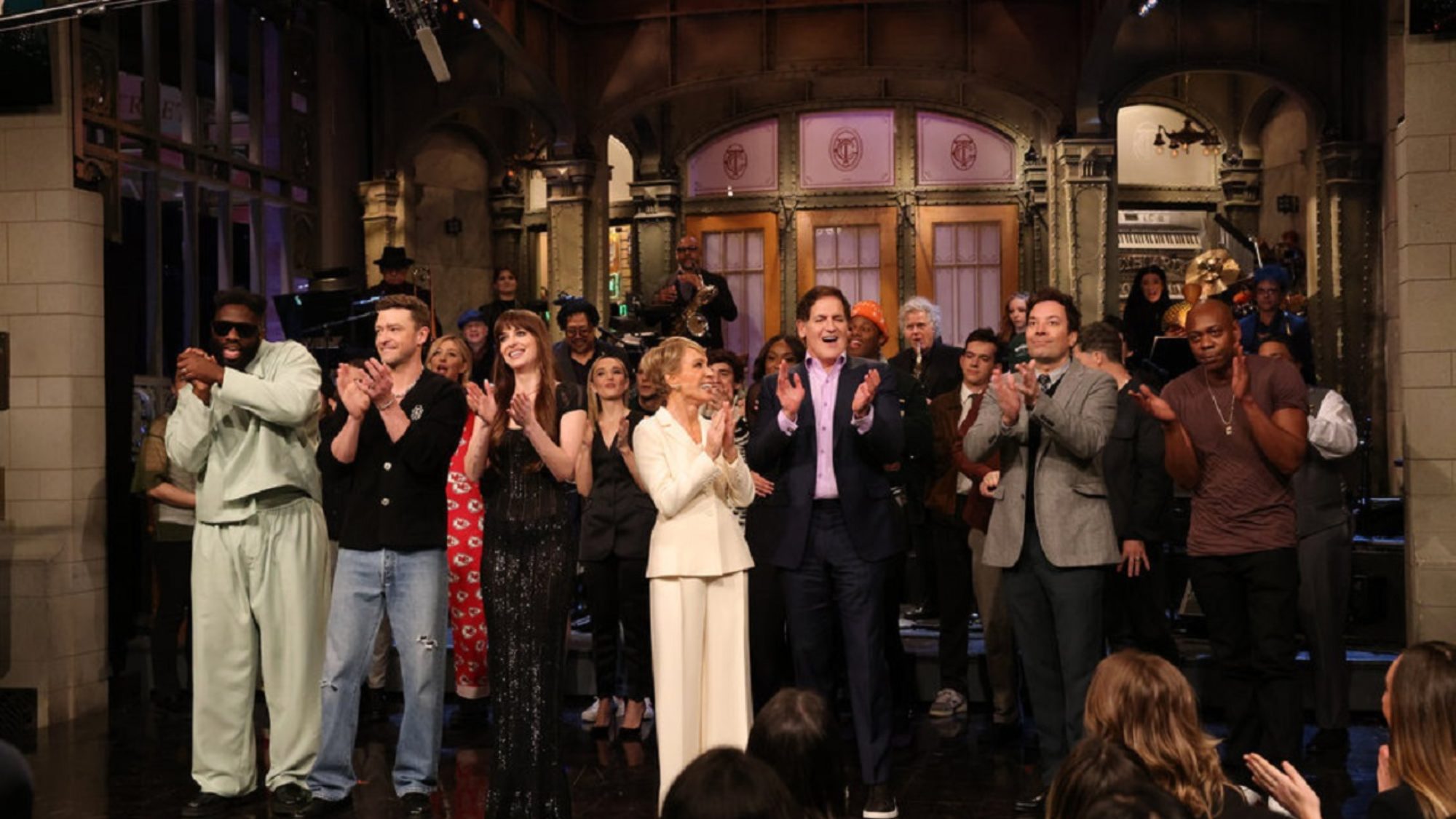 "SNL Cast Members Express Discomfort with Dave Chappelle's Surprise Appearance"