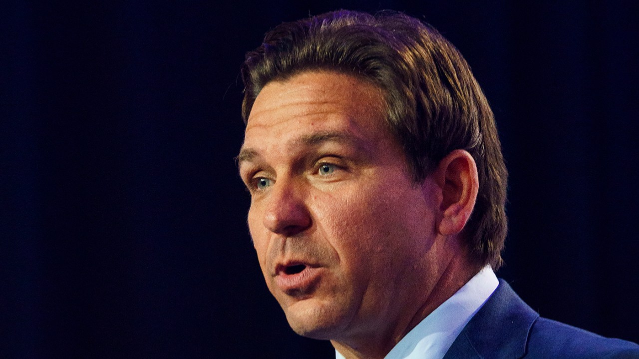 DeSantis's Controversial Statements and Declining Support Highlight Focus on Trump